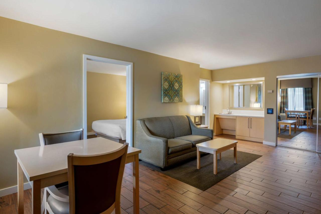 Best Western Plus South Coast Inn Goleta Bagian luar foto