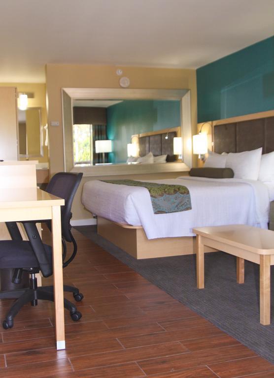 Best Western Plus South Coast Inn Goleta Ruang foto